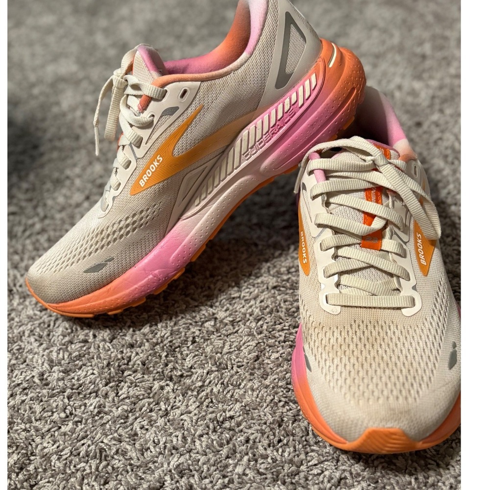 Brooks Adrenaline GTS 23 Womens Running Shoes Size 9 Pink Orange Good Condition